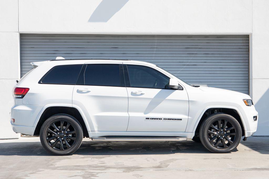 used 2022 Jeep Grand Cherokee car, priced at $27,899