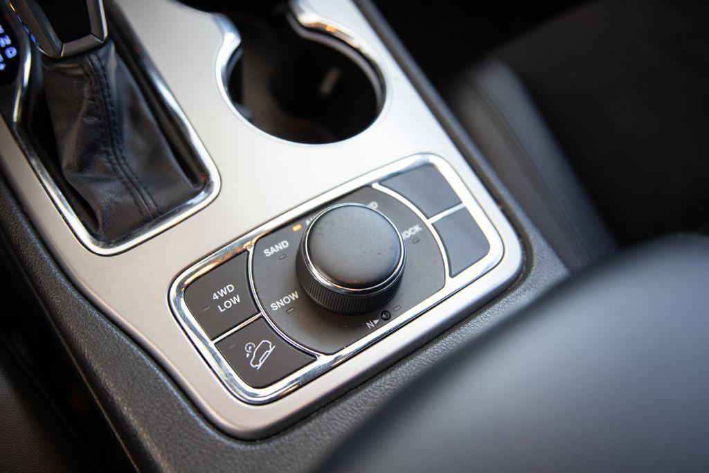 used 2022 Jeep Grand Cherokee car, priced at $27,899