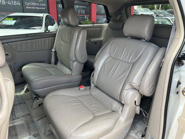 2006 Arctic Frost Pearl Toyota Sienna