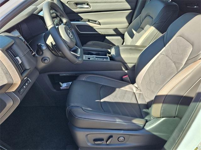 new 2025 Nissan Pathfinder car, priced at $43,584