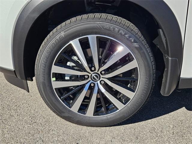 new 2025 Nissan Pathfinder car, priced at $43,584