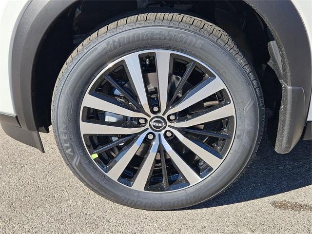 new 2025 Nissan Pathfinder car, priced at $43,584