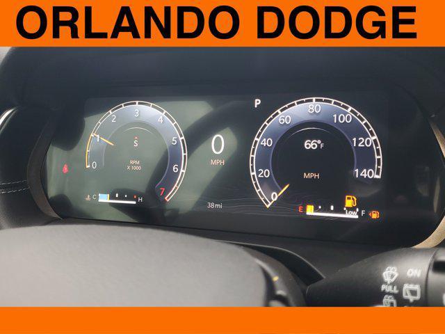 new 2025 Jeep Grand Cherokee car, priced at $45,999