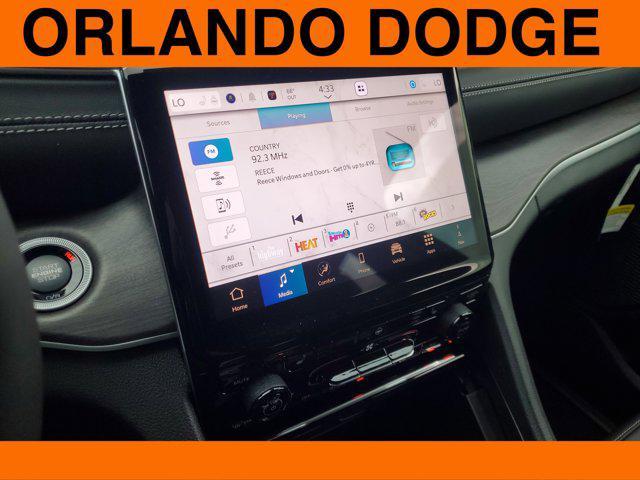 new 2025 Jeep Grand Cherokee car, priced at $45,999