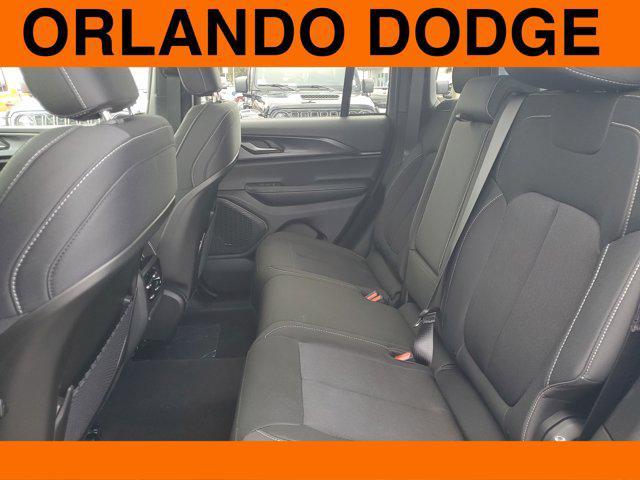 new 2025 Jeep Grand Cherokee car, priced at $32,501