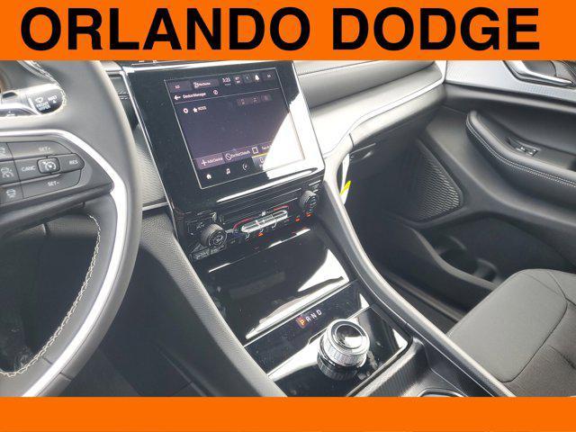 new 2025 Jeep Grand Cherokee car, priced at $32,501