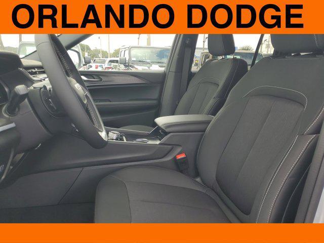 new 2025 Jeep Grand Cherokee car, priced at $32,501