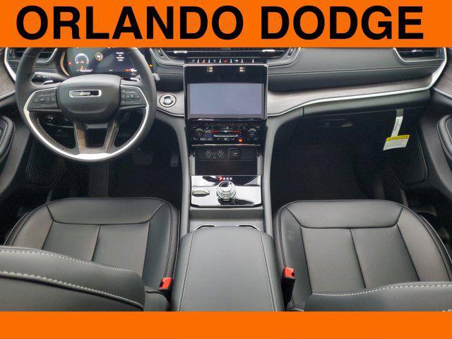 new 2025 Jeep Grand Cherokee car, priced at $49,161
