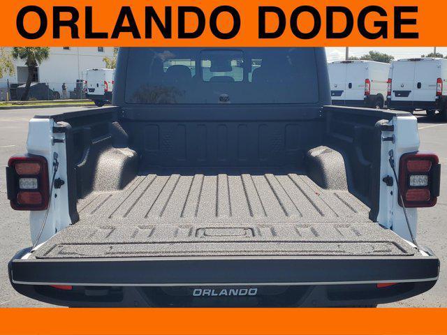 new 2025 Jeep Gladiator car, priced at $44,655