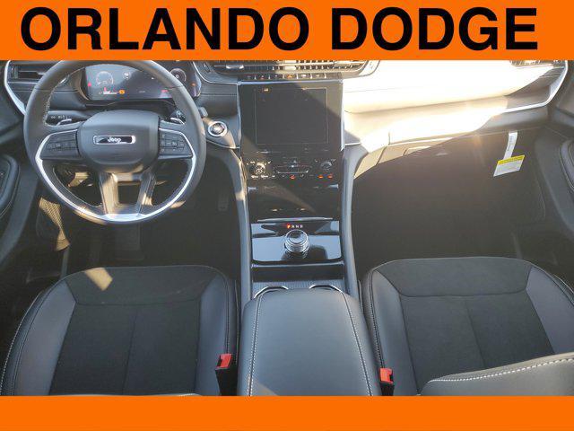 new 2025 Jeep Grand Cherokee car, priced at $38,704