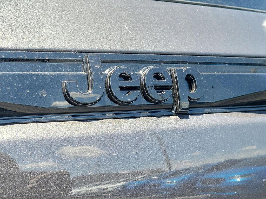 new 2026 Jeep Grand Cherokee car, priced at $45,498