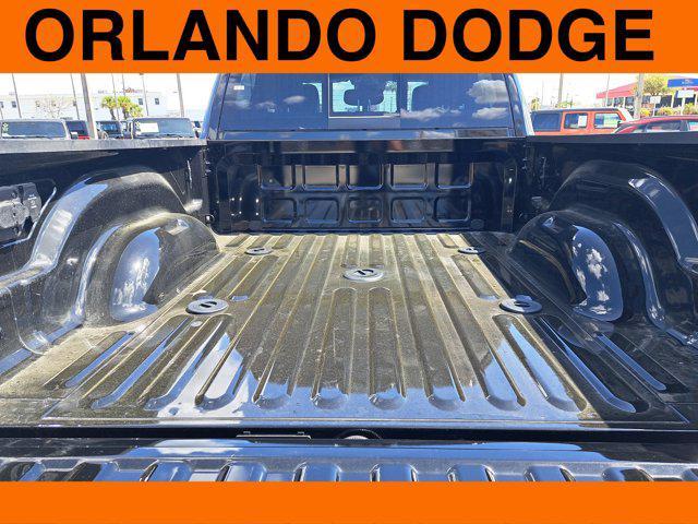 Diamond Black Crystal Pearlcoat 2026 RAM 3500 Laramie Crew Cab 4x4 6'4' Box