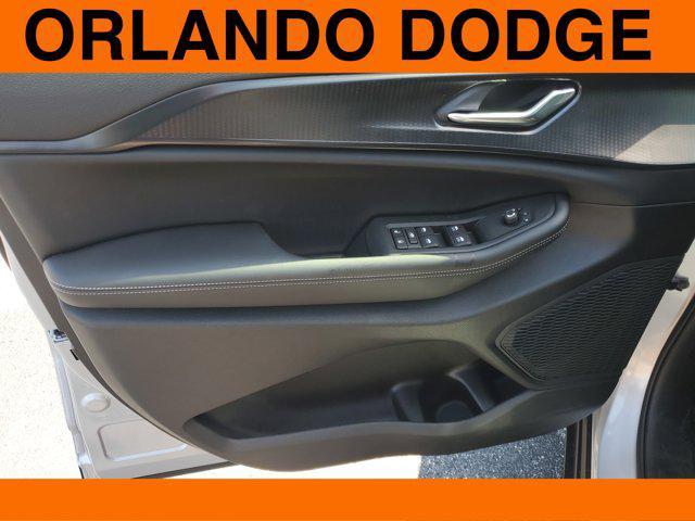 new 2025 Jeep Grand Cherokee car, priced at $35,205