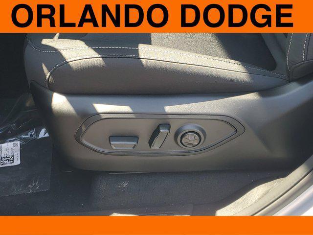 new 2025 Jeep Grand Cherokee car, priced at $35,205