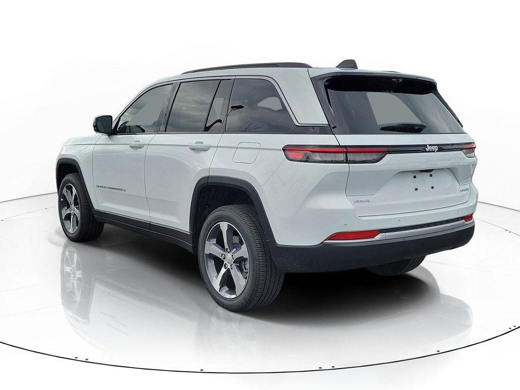 new 2026 Jeep Grand Cherokee car, priced at $49,178
