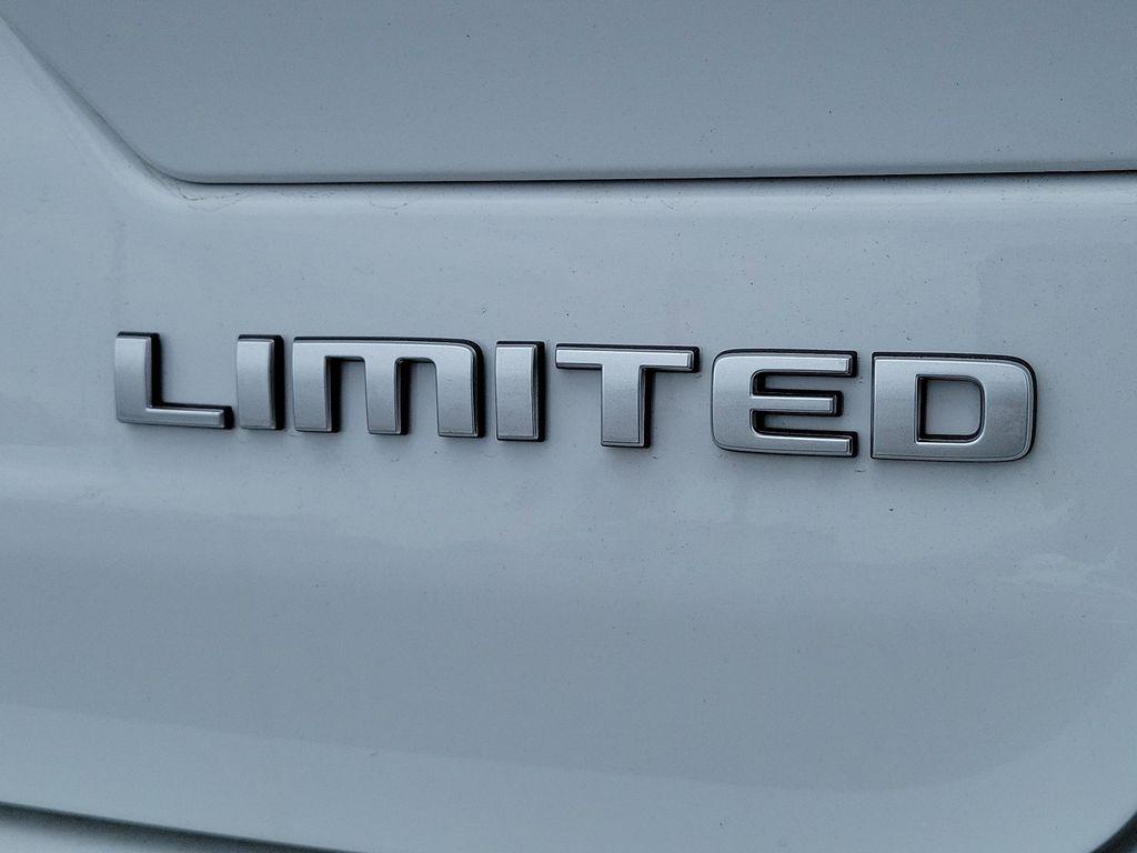 new 2026 Jeep Grand Cherokee car, priced at $49,178