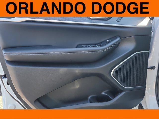 new 2026 Jeep Grand Cherokee car, priced at $43,375