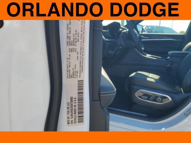 new 2025 Jeep Grand Cherokee car, priced at $57,173