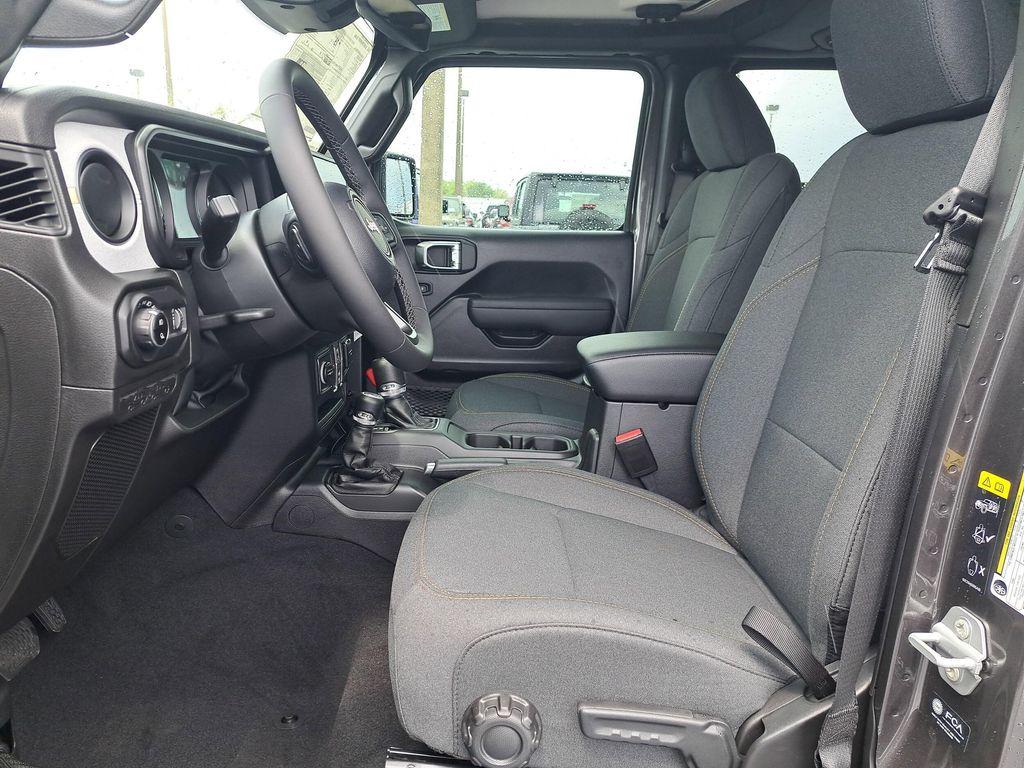 new 2026 Jeep Gladiator car, priced at $50,222