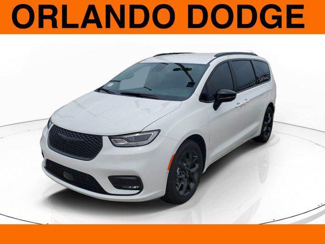 new 2024 Chrysler Pacifica car, priced at $52,705