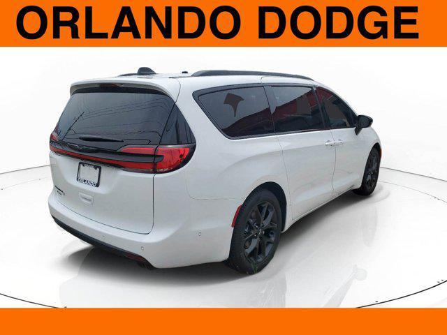 new 2024 Chrysler Pacifica car, priced at $52,705