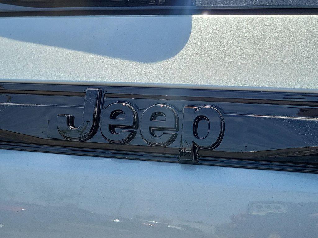 new 2026 Jeep Grand Cherokee car, priced at $45,498