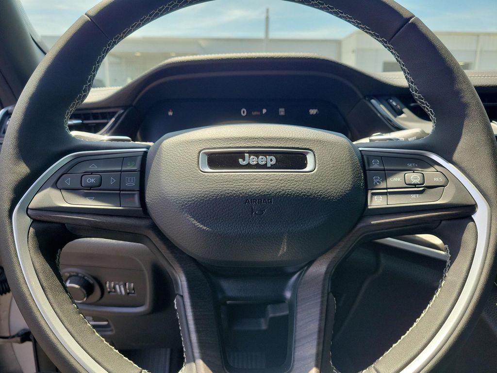 new 2026 Jeep Grand Cherokee car, priced at $45,498