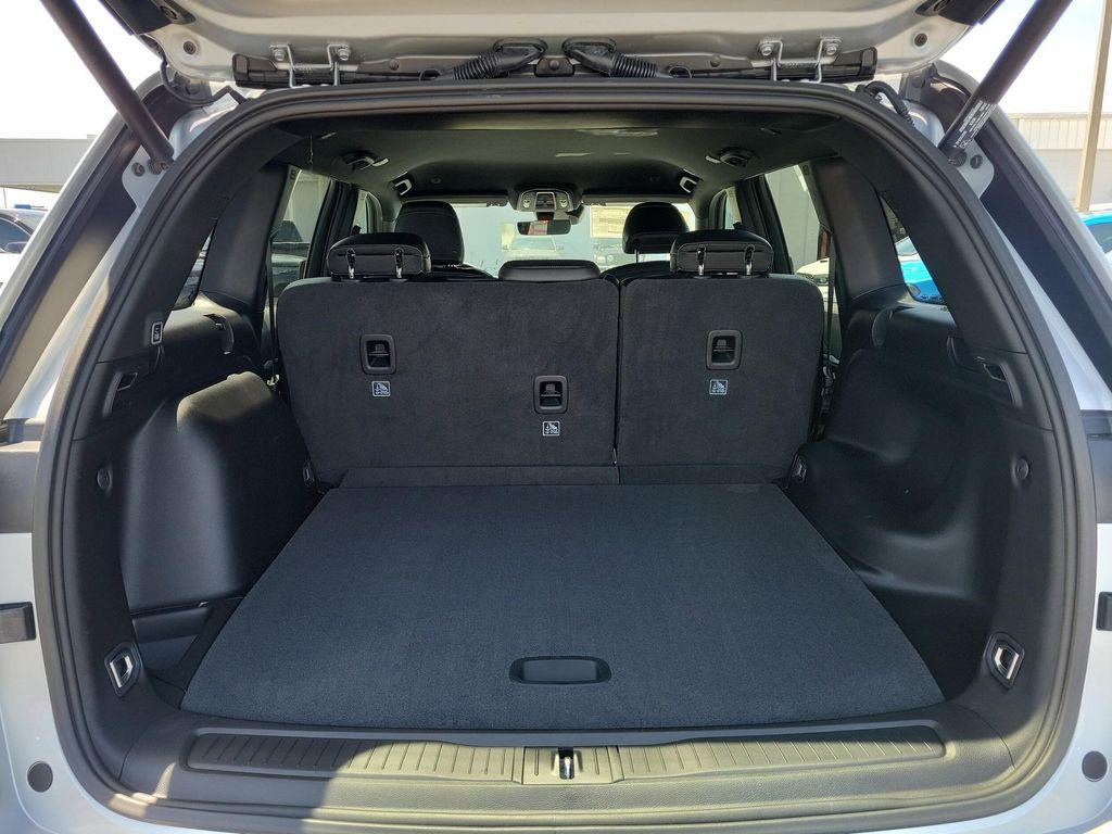 new 2026 Jeep Grand Cherokee car, priced at $45,498