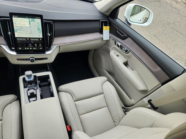 new 2026 Volvo XC90 Plug-In Hybrid car