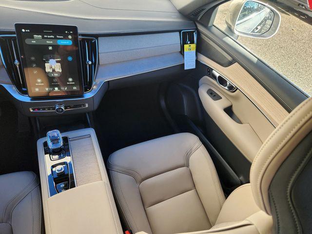 new 2026 Volvo XC90 Plug-In Hybrid car