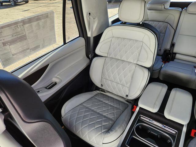 new 2026 Lincoln Navigator L car