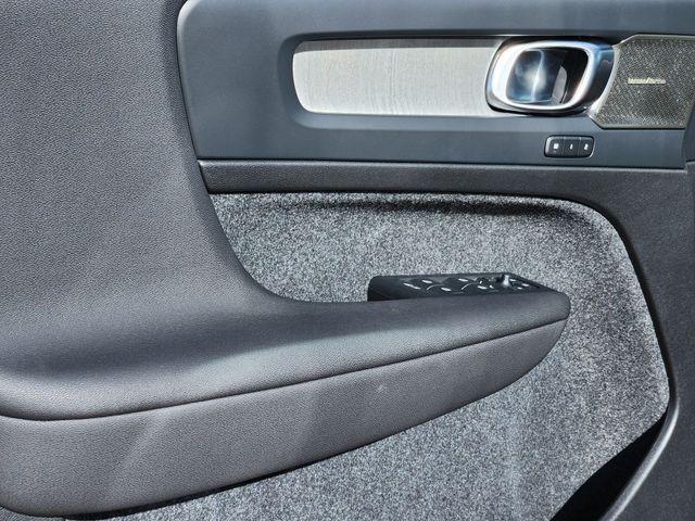 new 2026 Volvo XC40 car