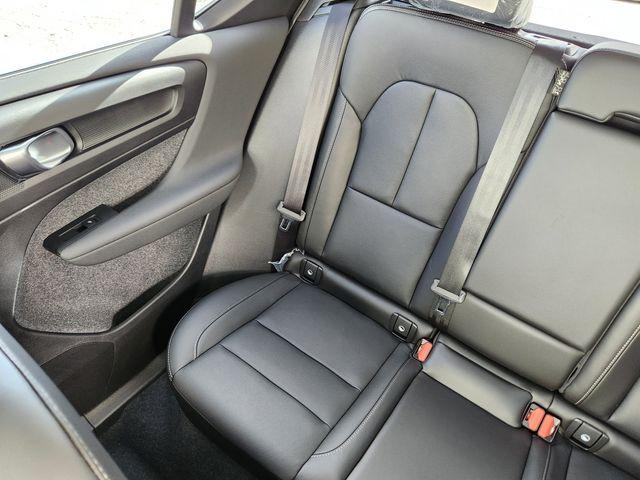 new 2026 Volvo XC40 car