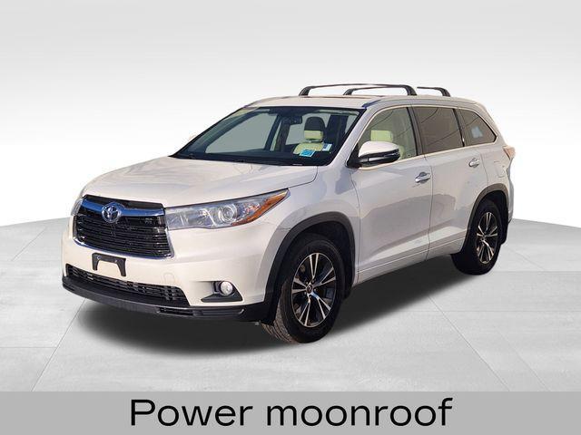 used 2016 Toyota Highlander car, priced at $19,160