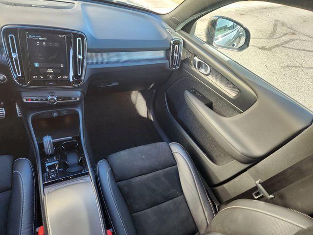 used 2021 Volvo XC40 car, priced at $24,380