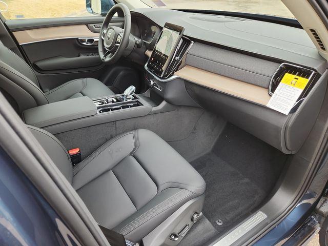 new 2025 Volvo XC90 car, priced at $69,155