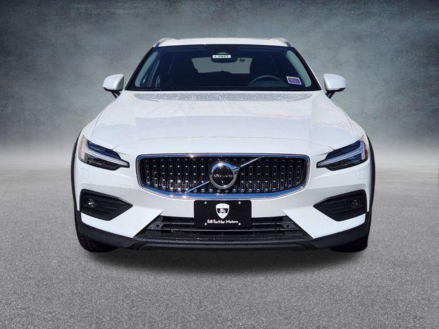 new 2026 Volvo V60 Cross Country car, priced at $57,269