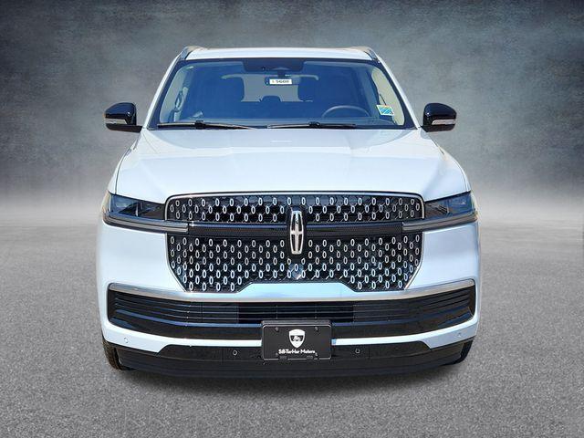 new 2025 Lincoln Navigator car, priced at $95,104