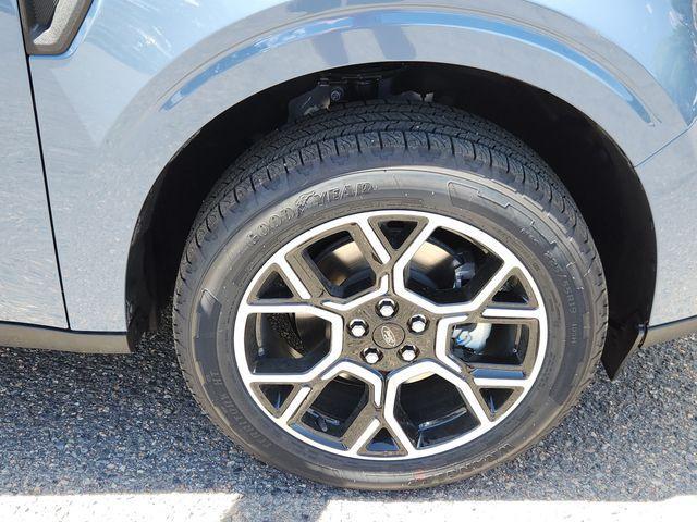 new 2025 Ford Maverick car, priced at $37,220