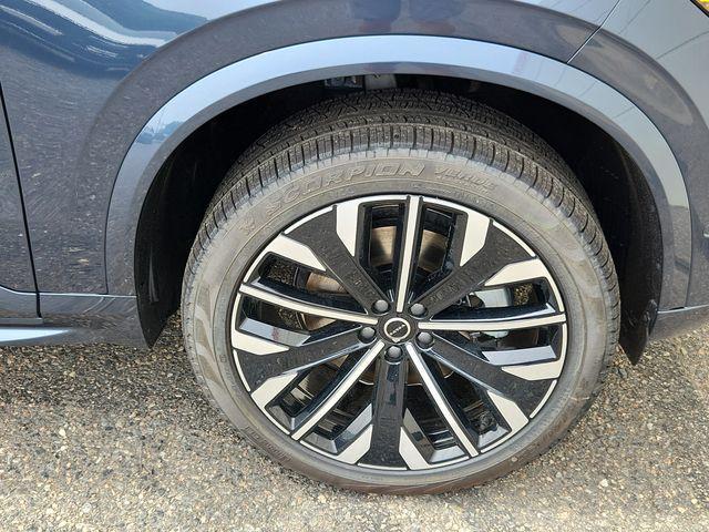 new 2025 Volvo XC90 car, priced at $69,145