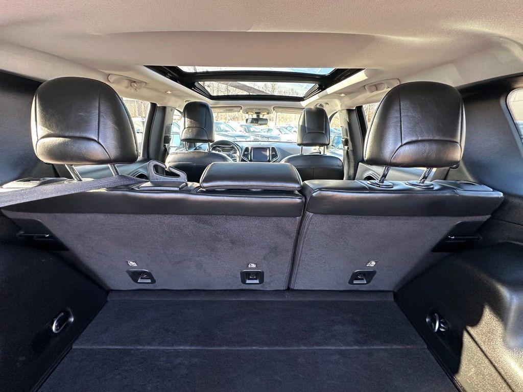 used 2019 Jeep Cherokee car, priced at $18,546