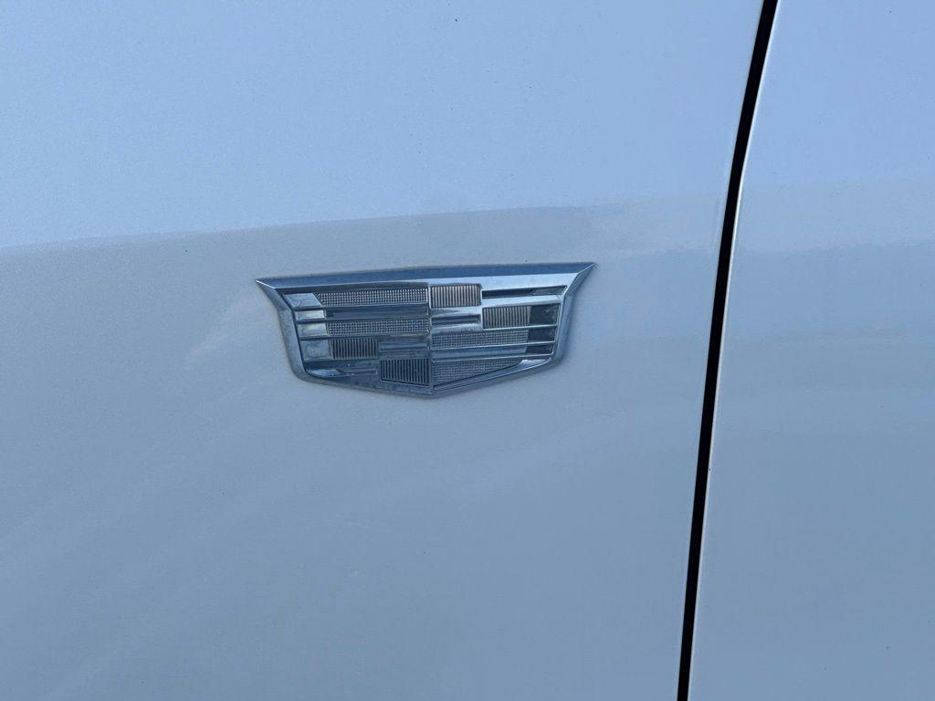 used 2021 Cadillac XT5 car, priced at $24,917