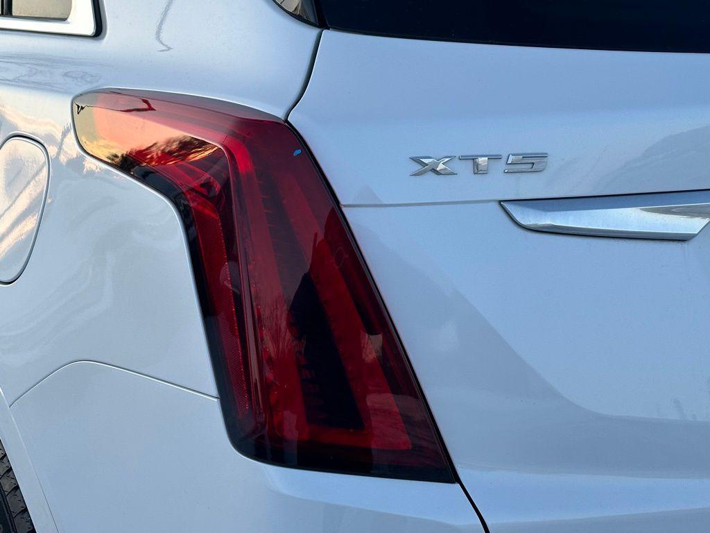 used 2021 Cadillac XT5 car, priced at $24,917