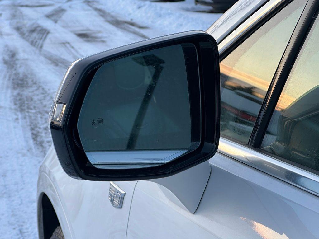 used 2021 Cadillac XT5 car, priced at $24,917