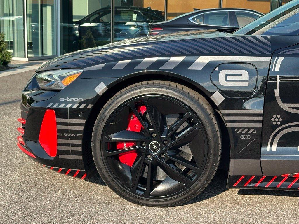 Audi e-tron GT view 9