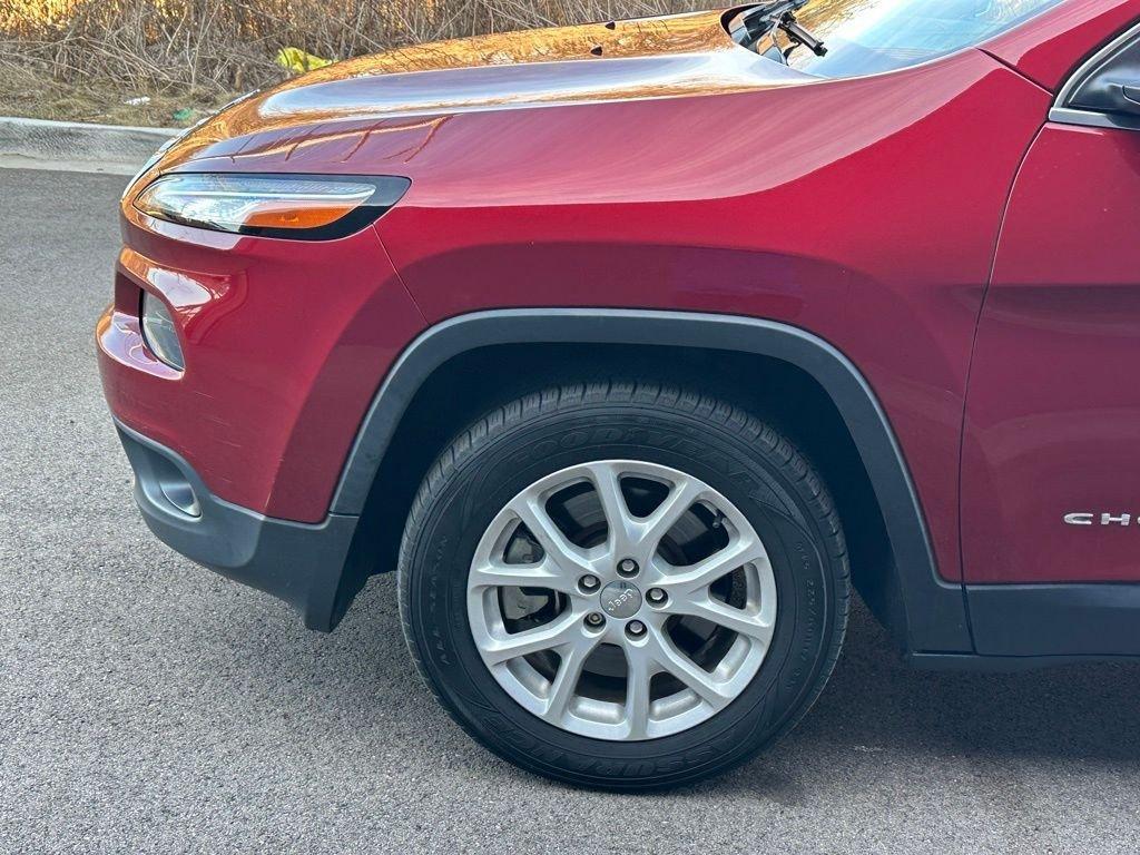 used 2016 Jeep Cherokee car, priced at $11,983