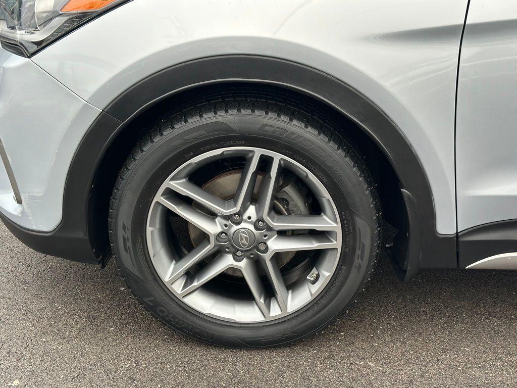 used 2018 Hyundai Santa Fe car, priced at $17,484