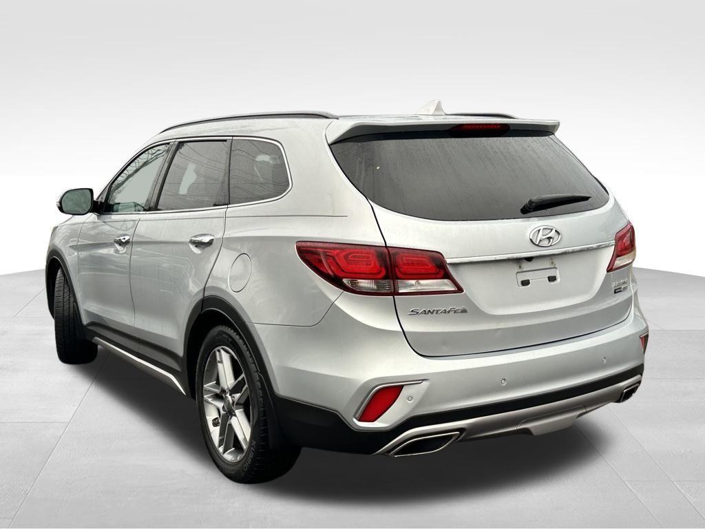 used 2018 Hyundai Santa Fe car, priced at $17,484