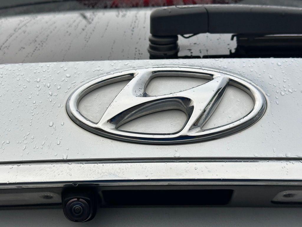 used 2018 Hyundai Santa Fe car, priced at $17,484