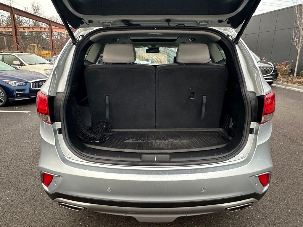 used 2018 Hyundai Santa Fe car, priced at $17,484